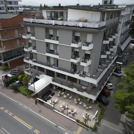 Florida Park Hotel Белариа-Игеа Марина Екстериор снимка