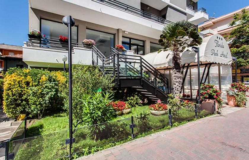 Florida Park Hotel Белариа-Игеа Марина Екстериор снимка
