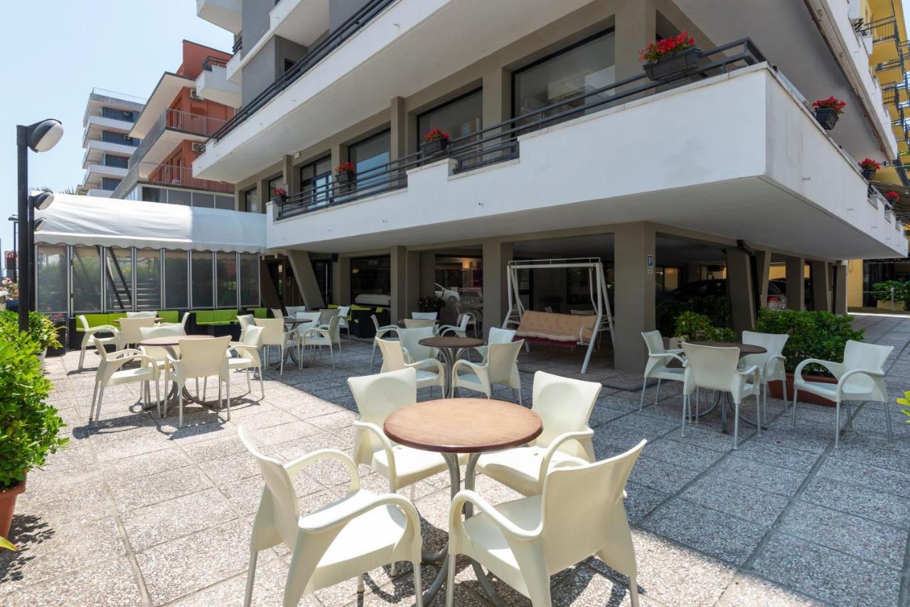 Florida Park Hotel Белариа-Игеа Марина Екстериор снимка